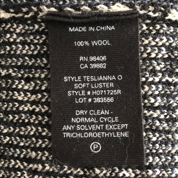 Theory 100% wool Teslianna Soft Luster skirt - Picture 4 of 5